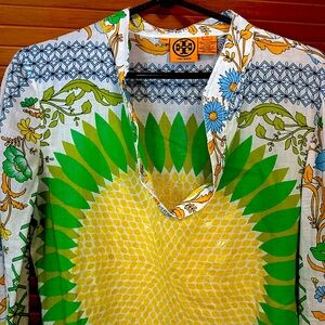 Authentic in like new condition, beautiful Tory Burch